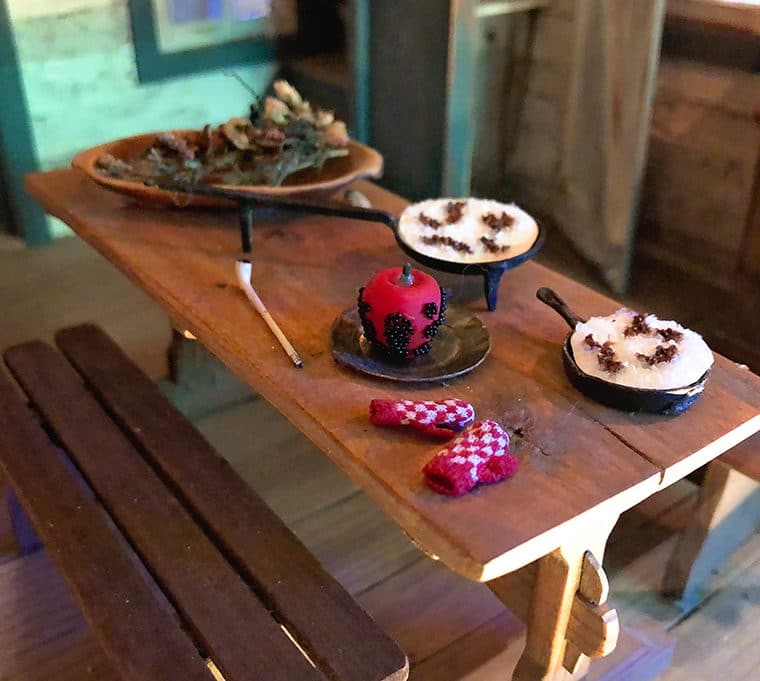 Log Cabin 1871 Christmas tablescape